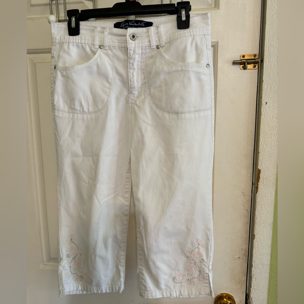 Gloria Vanderbilt capris